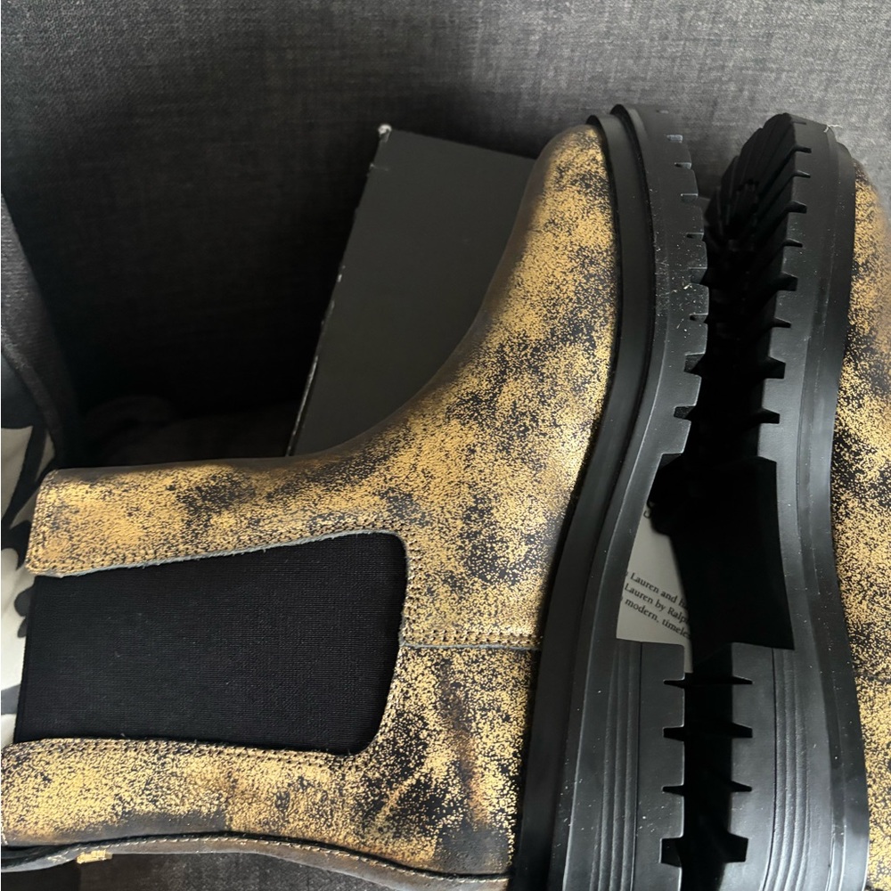 Lauren Ralph Lauren Corinne Bootie black bronze
#10 - Picture 6 of 12